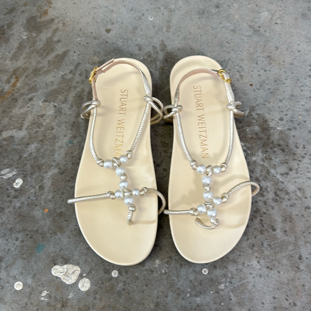STUART WEITZMAN Pearl Knot Metallic Leather Flat Sandals Size 7 MSRP $395